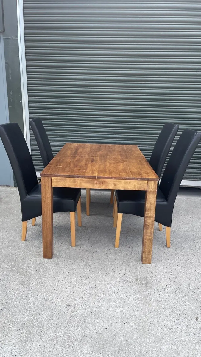 Dining table with chairs - Image 1