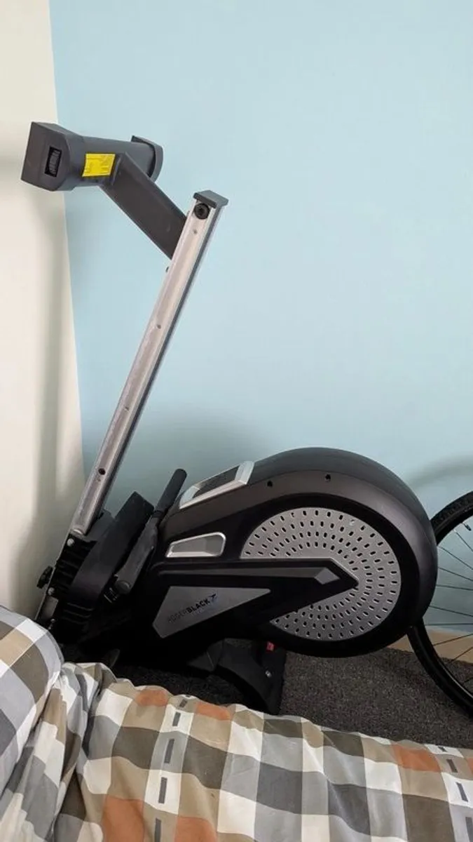 Rowing Machine - Image 2