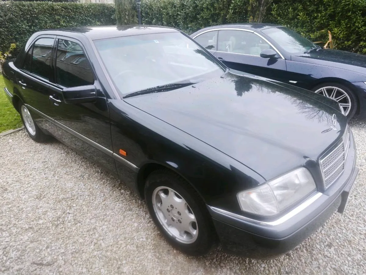 Mercedes c280 just 23k mls/37k klms. - Image 1