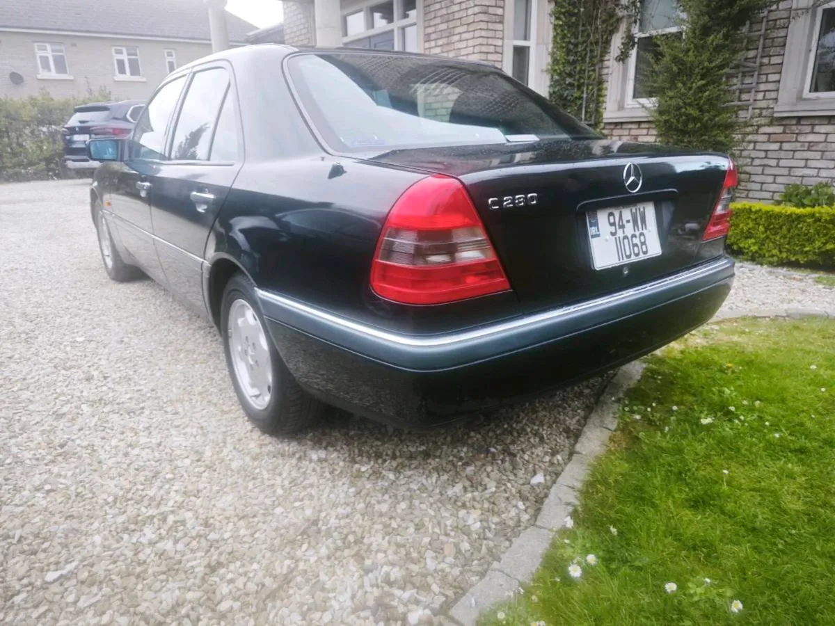 Mercedes c280 just 23k mls/37k klms. - Image 3