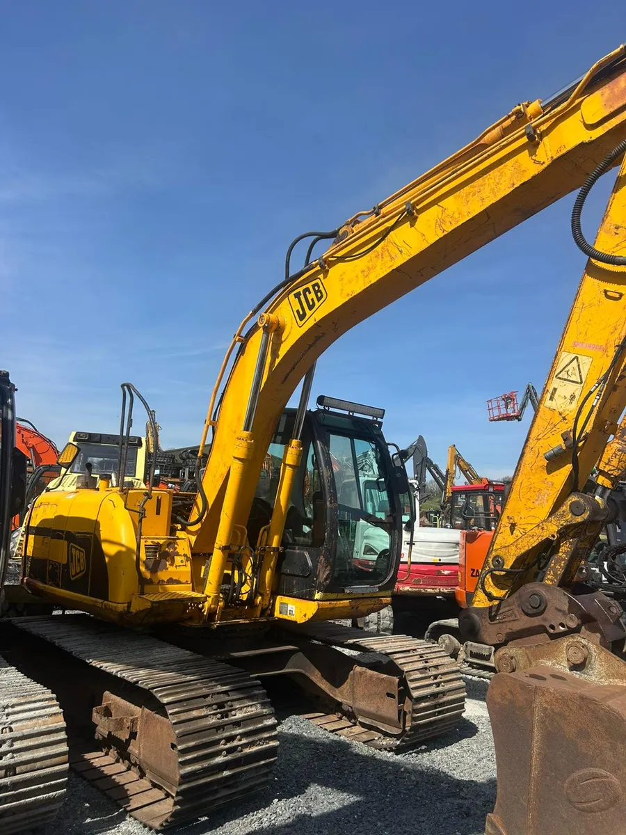 Year 2005 JCB JS130 - Image 3