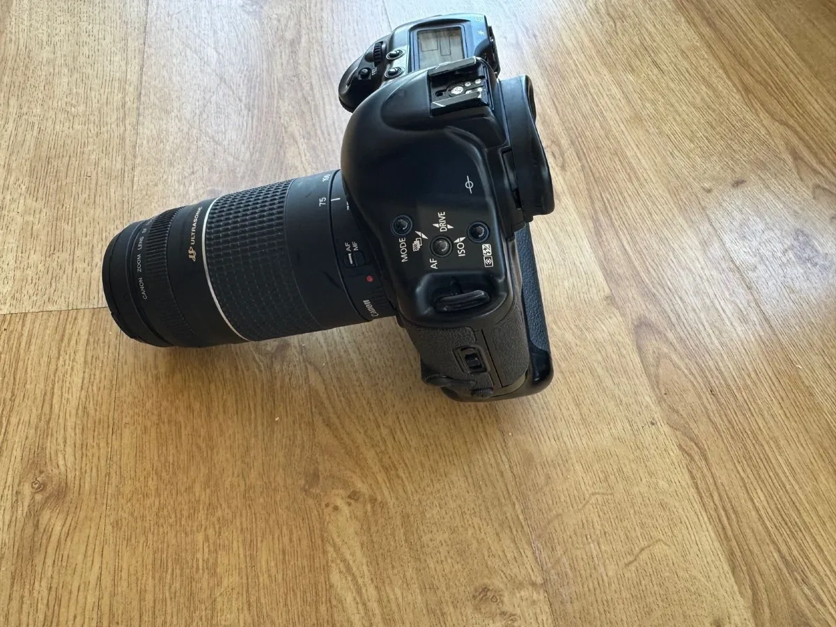 Canon EOS 1V 35mm Film Camera - Great Condition. - Image 2