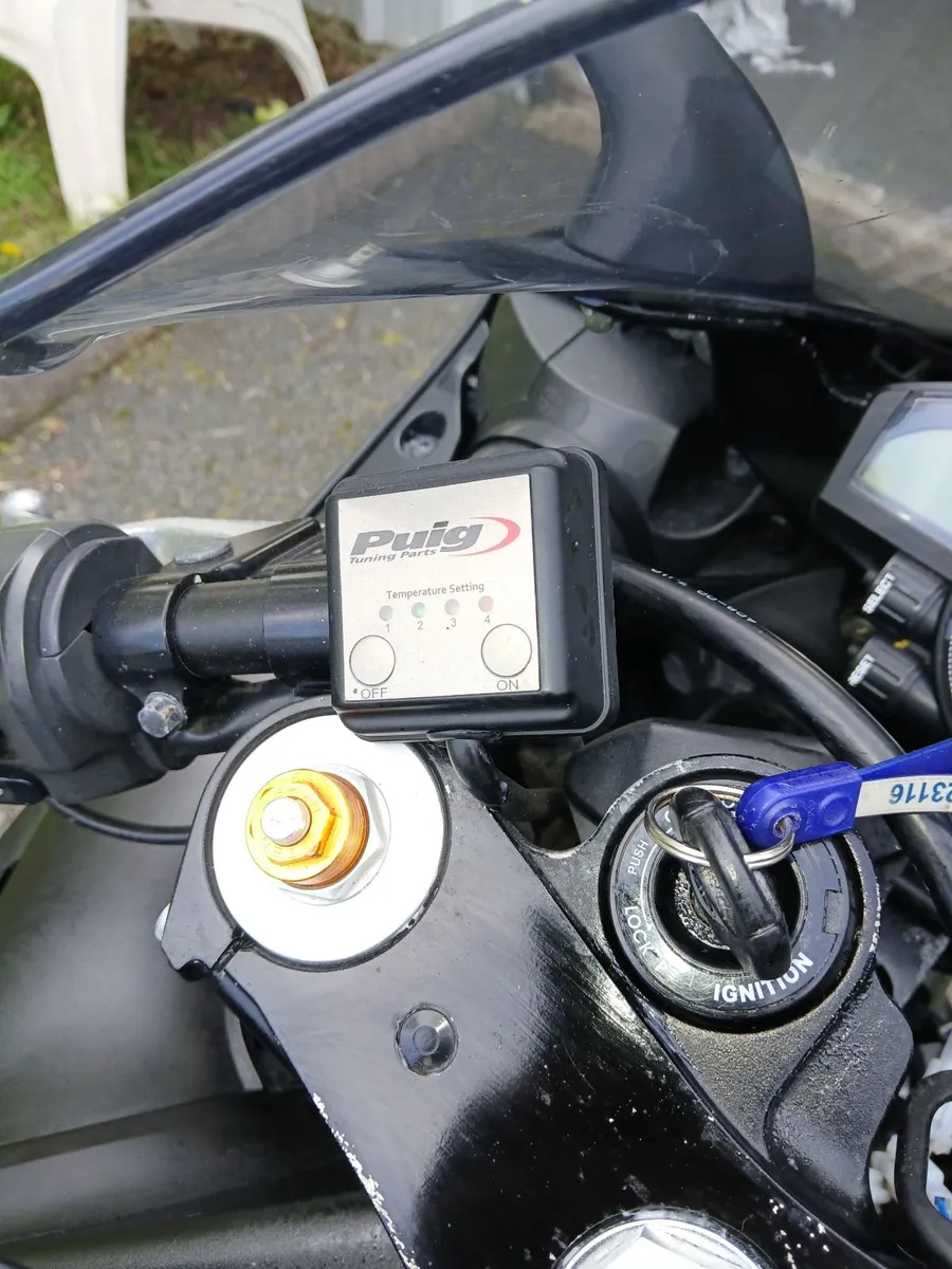YAMAHA R1 2009 (08 model) - Image 3
