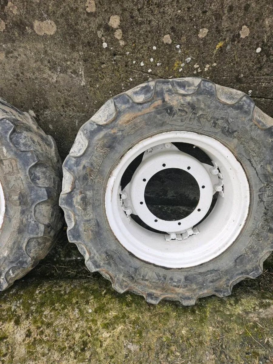 Tyers  and rims for new holland t5050 - Image 2