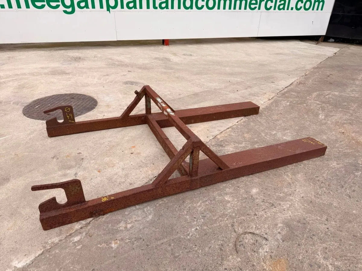 Forklift tipping skip frame - Image 2
