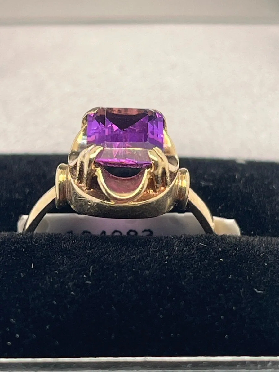 9k gold purple stone ring. - Image 1