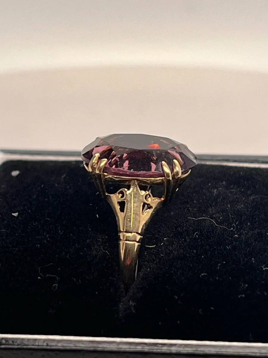 9k gold purple stone ring. - Image 3