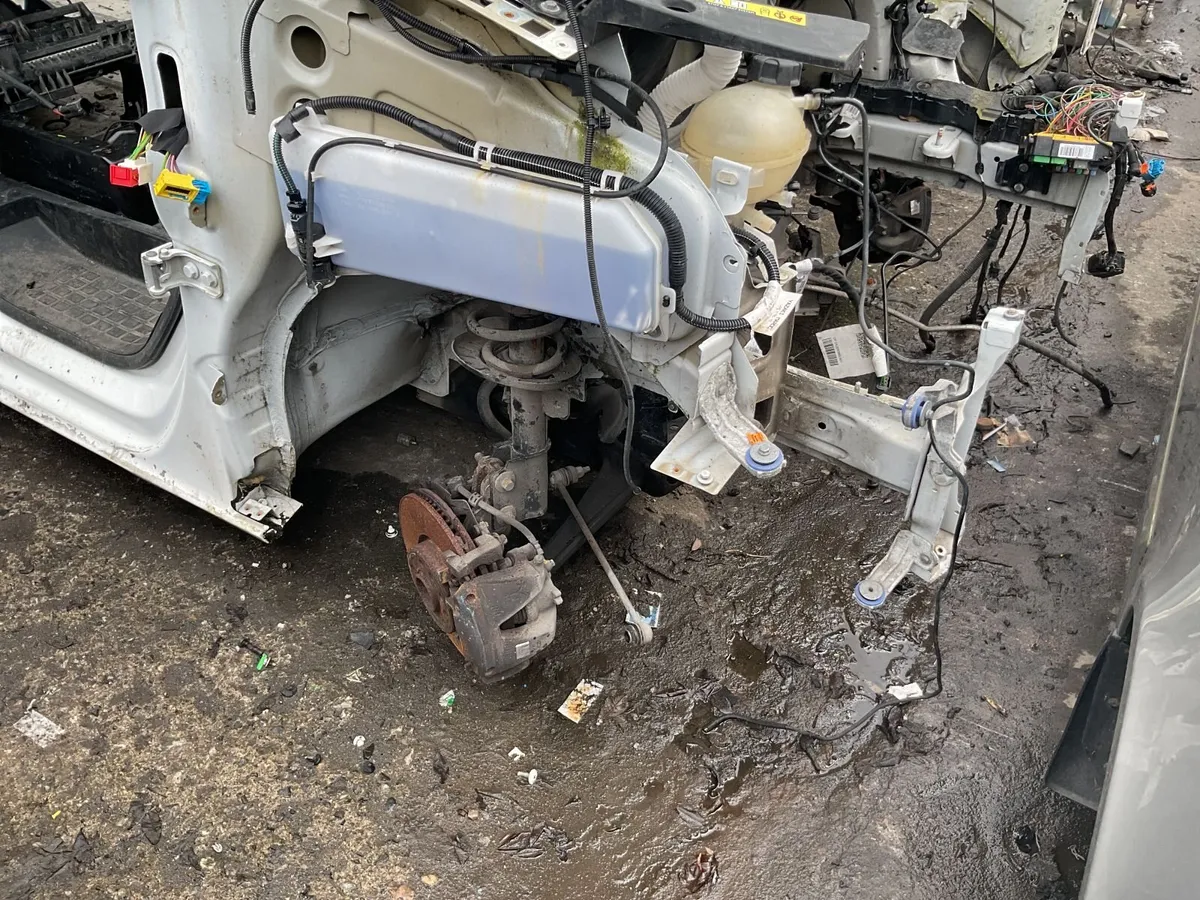 End of Life Vehicle Auction - Image 3