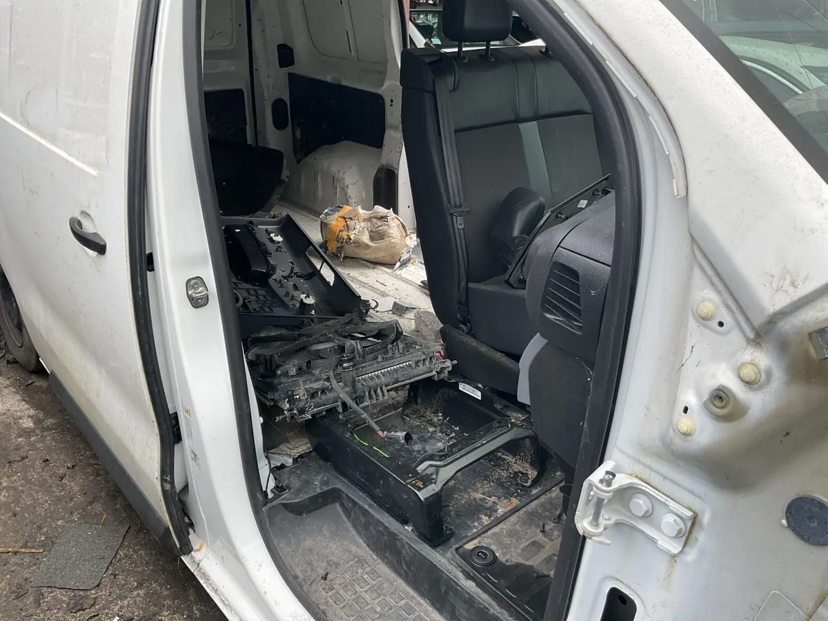 End of Life Vehicle Auction - Image 4