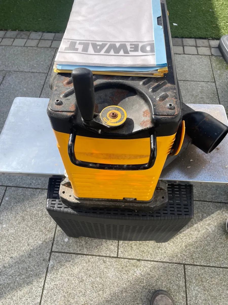Dewalt thickness planer - Image 1