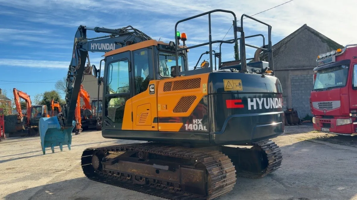 Hyundai hx 140 al {2022} - Image 2