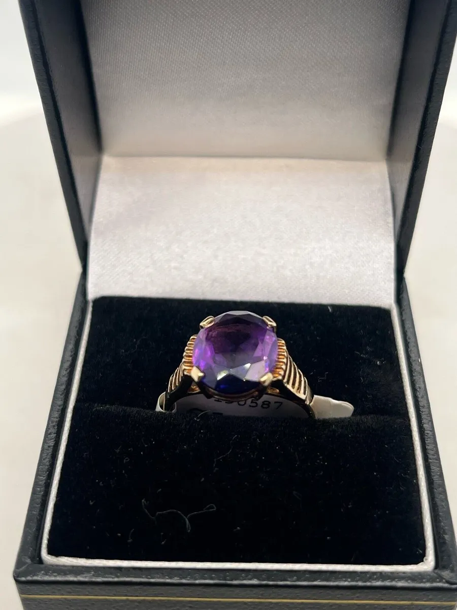 9k gold purple stone ring. - Image 2