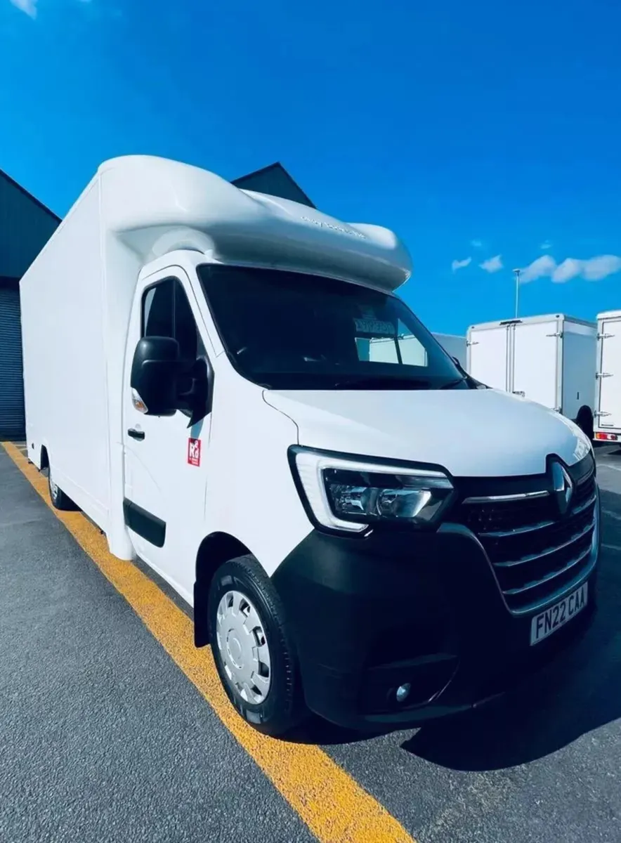 2022 Renault Master Low Loader Van - Image 4