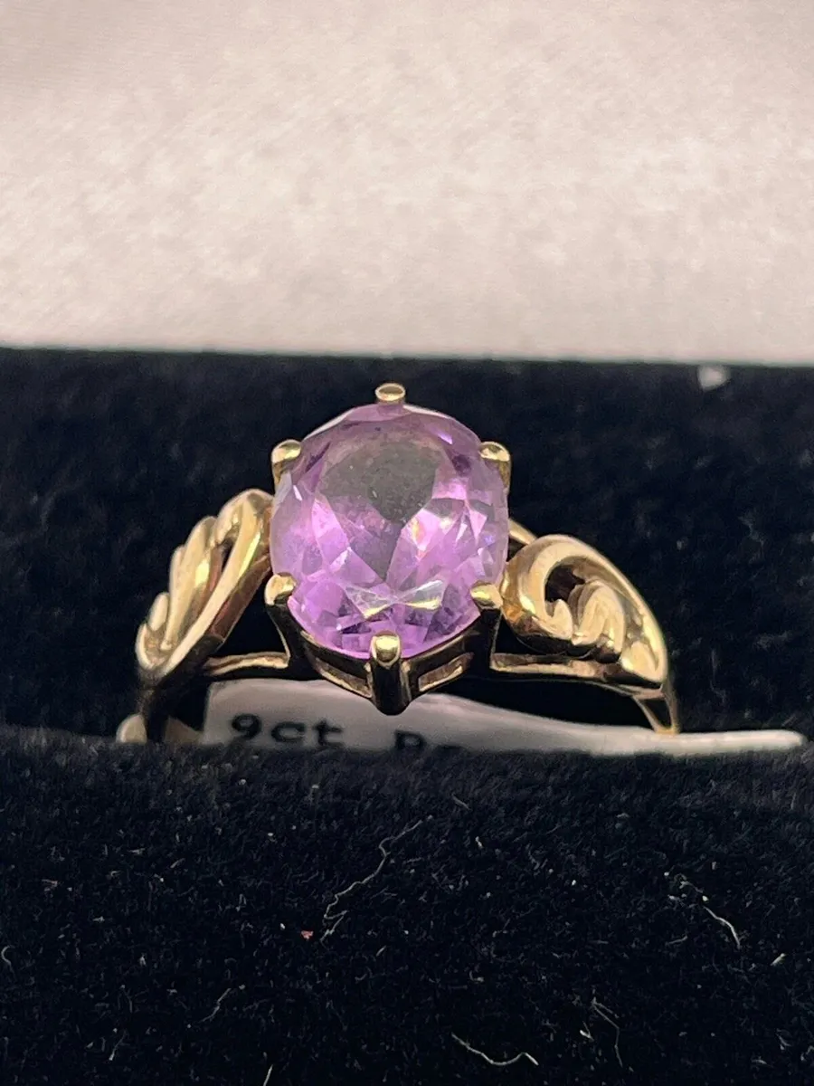 9k gold purple stone ring. - Image 2