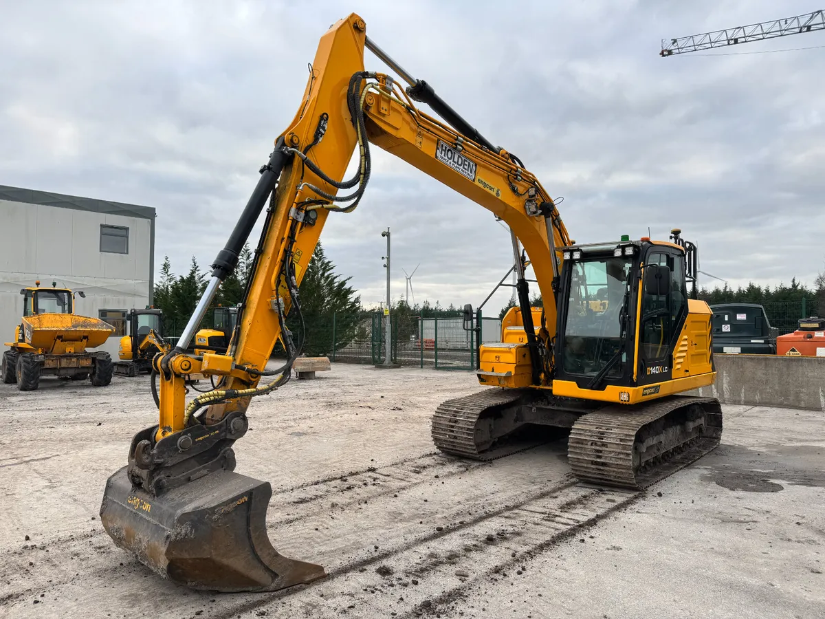 UNRESERVED 2022 JCB 140X TOPCON C/W ENGCON ROTATOR - Image 1