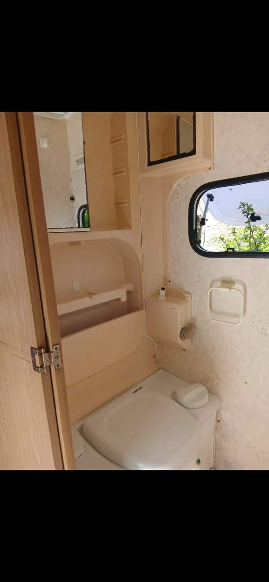 Retro Caravan - Image 4