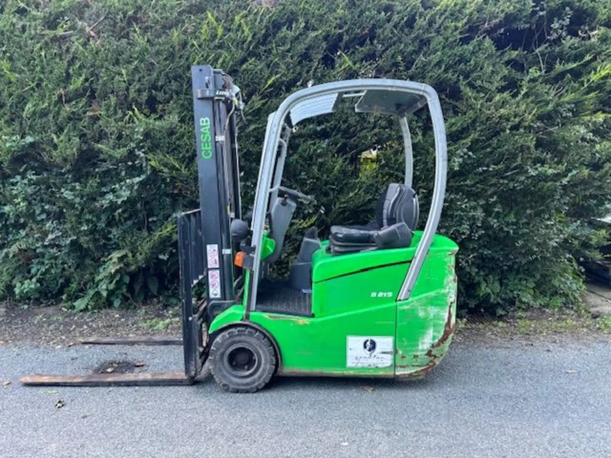 Electric Forklifts - Image 2