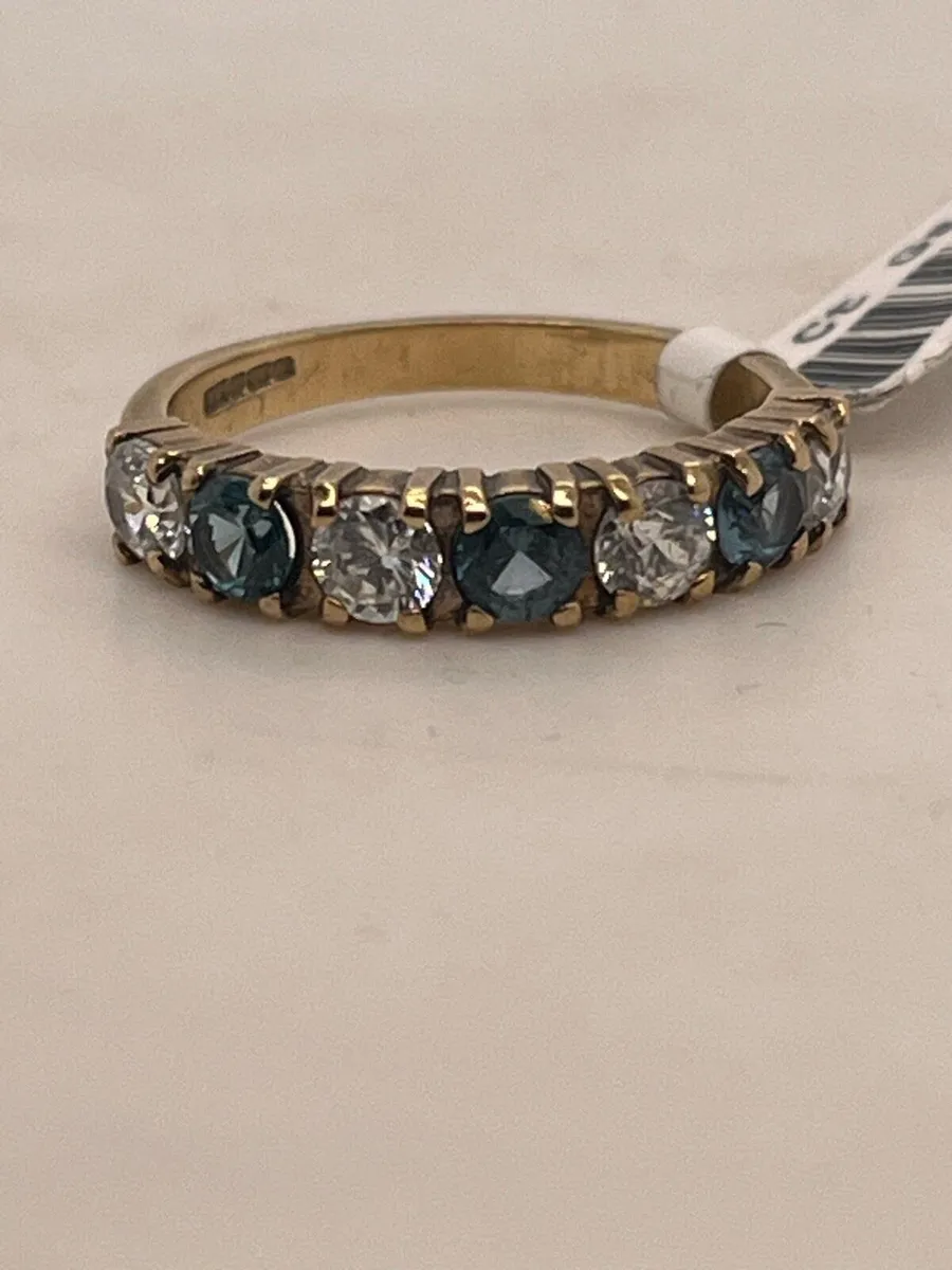 9k gold green stone cz ring. - Image 1