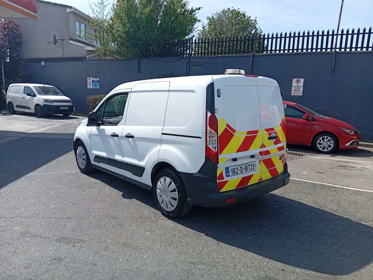 2018 ford transit connect only 111,000 kms - Image 4