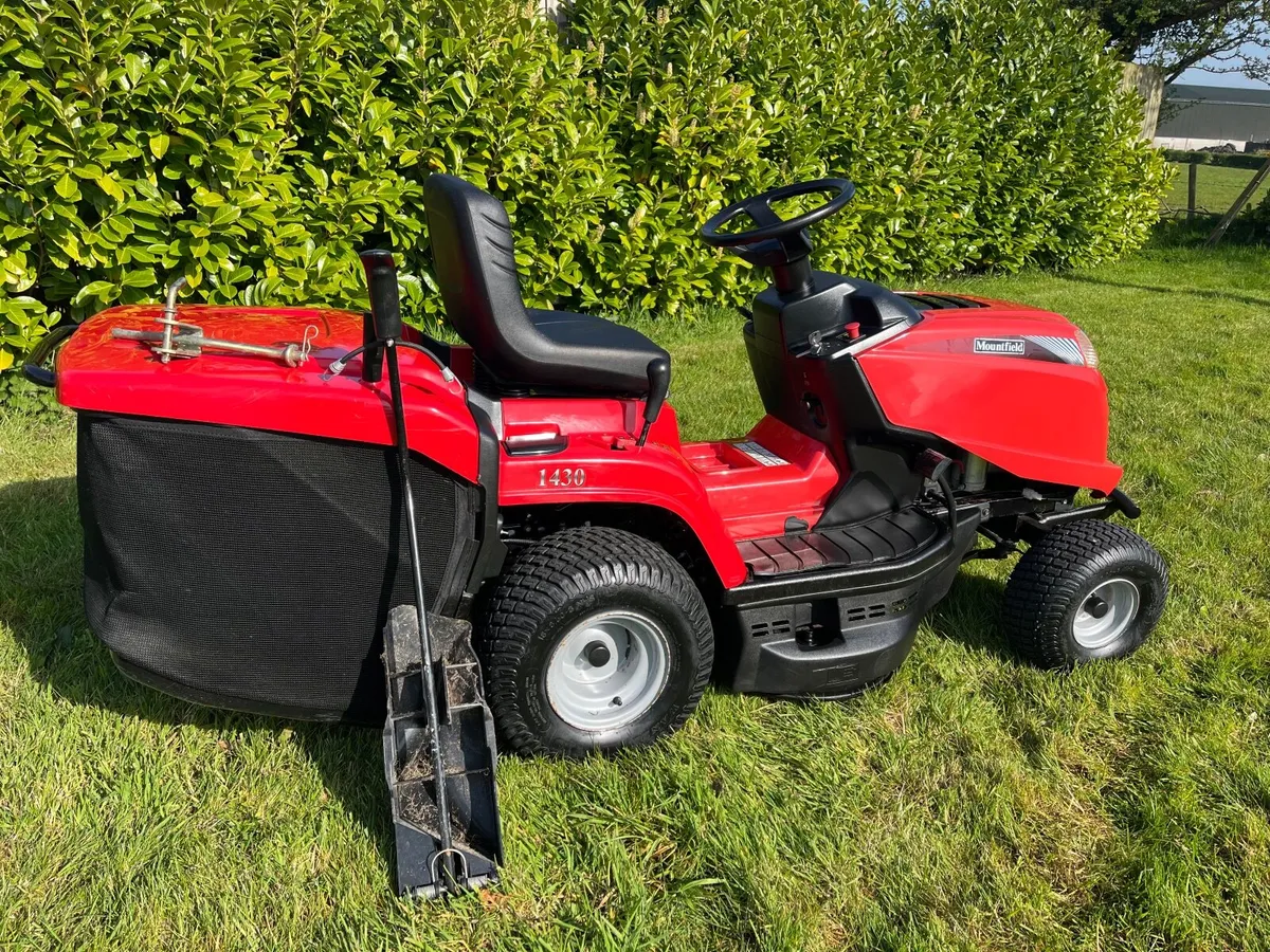 Mountfield 16hp 38inch cut ride on lawnmower - Image 3