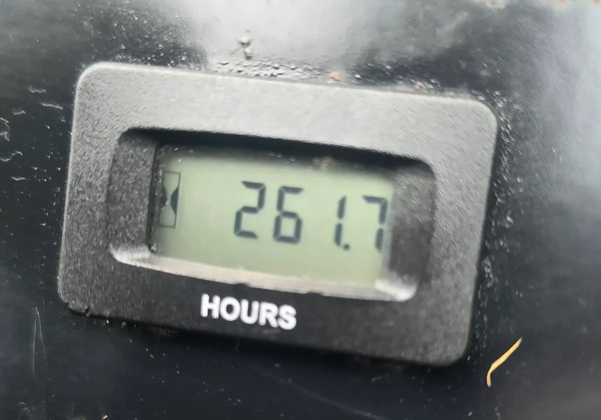 27HP 48" ZERO TURN - Image 4