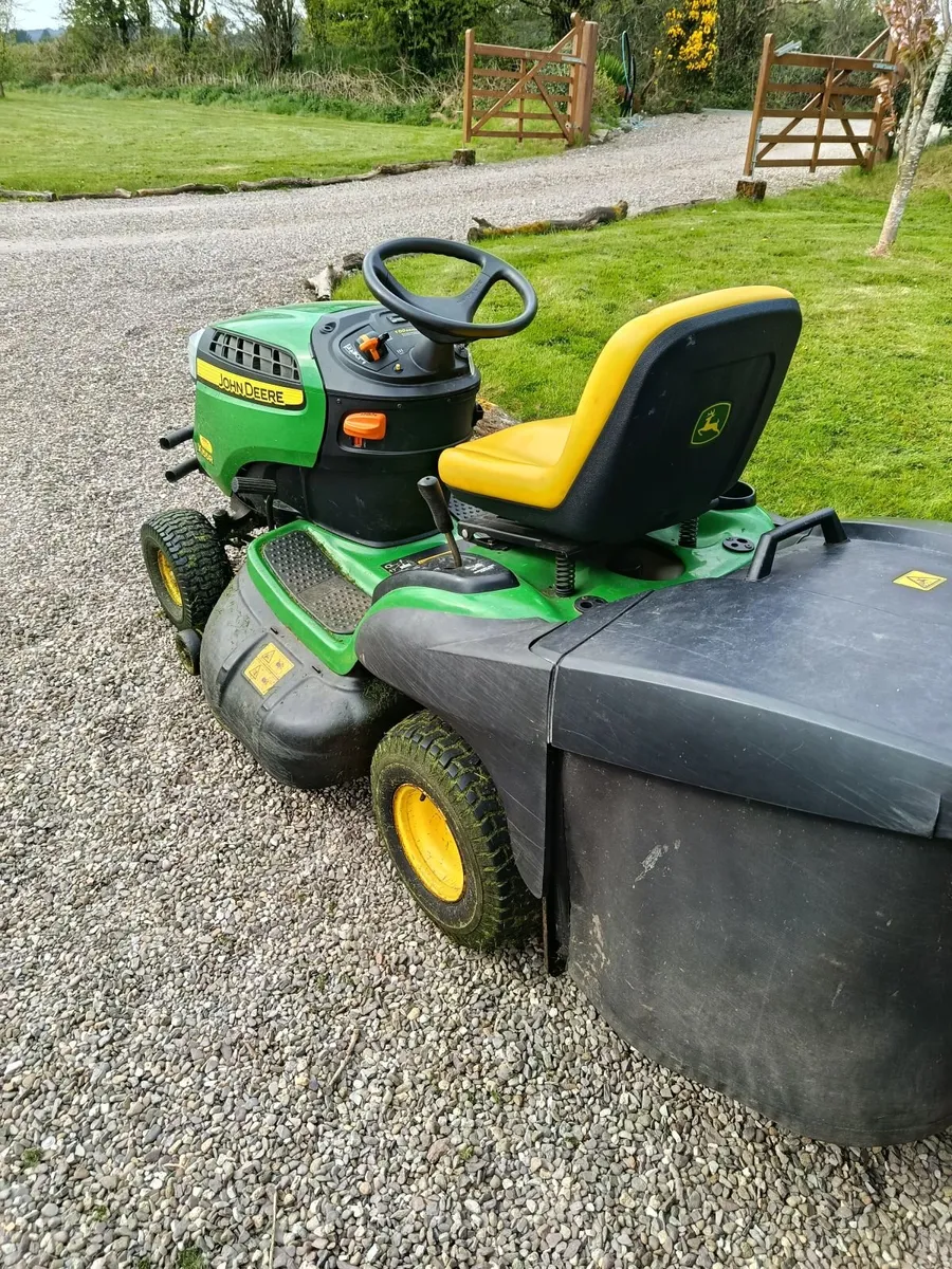 John Deere Tractor Lawnmower - Image 3
