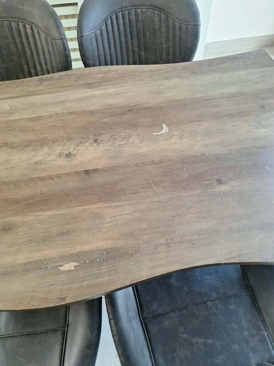 Table and 4 chairs - Image 2