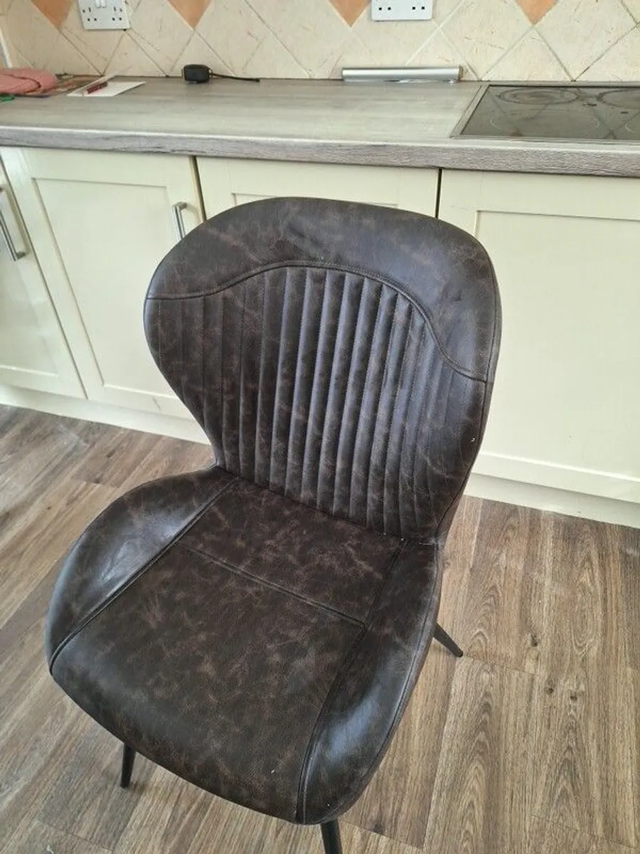 Table and 4 chairs - Image 4