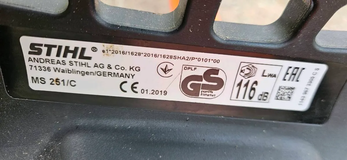 Ms251 stihl 18"  bar chainsaw - Image 3