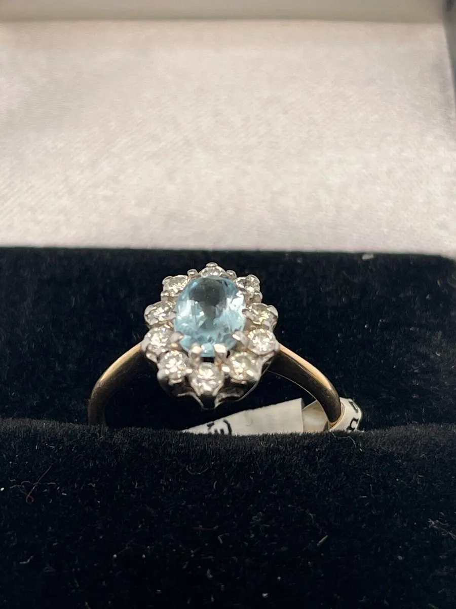 9k gold blue stone cz ring. - Image 2
