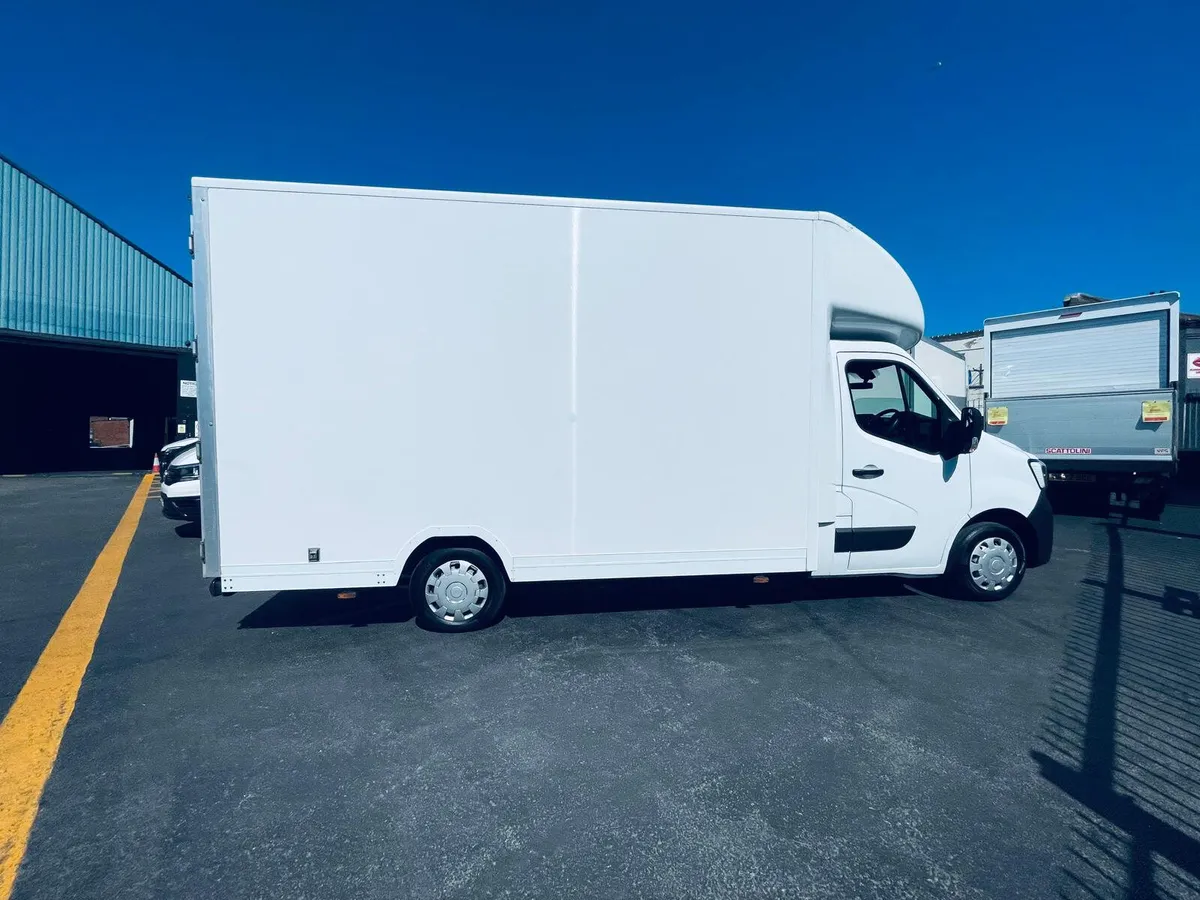 2024 Renault Master Low Loader Van - Image 1