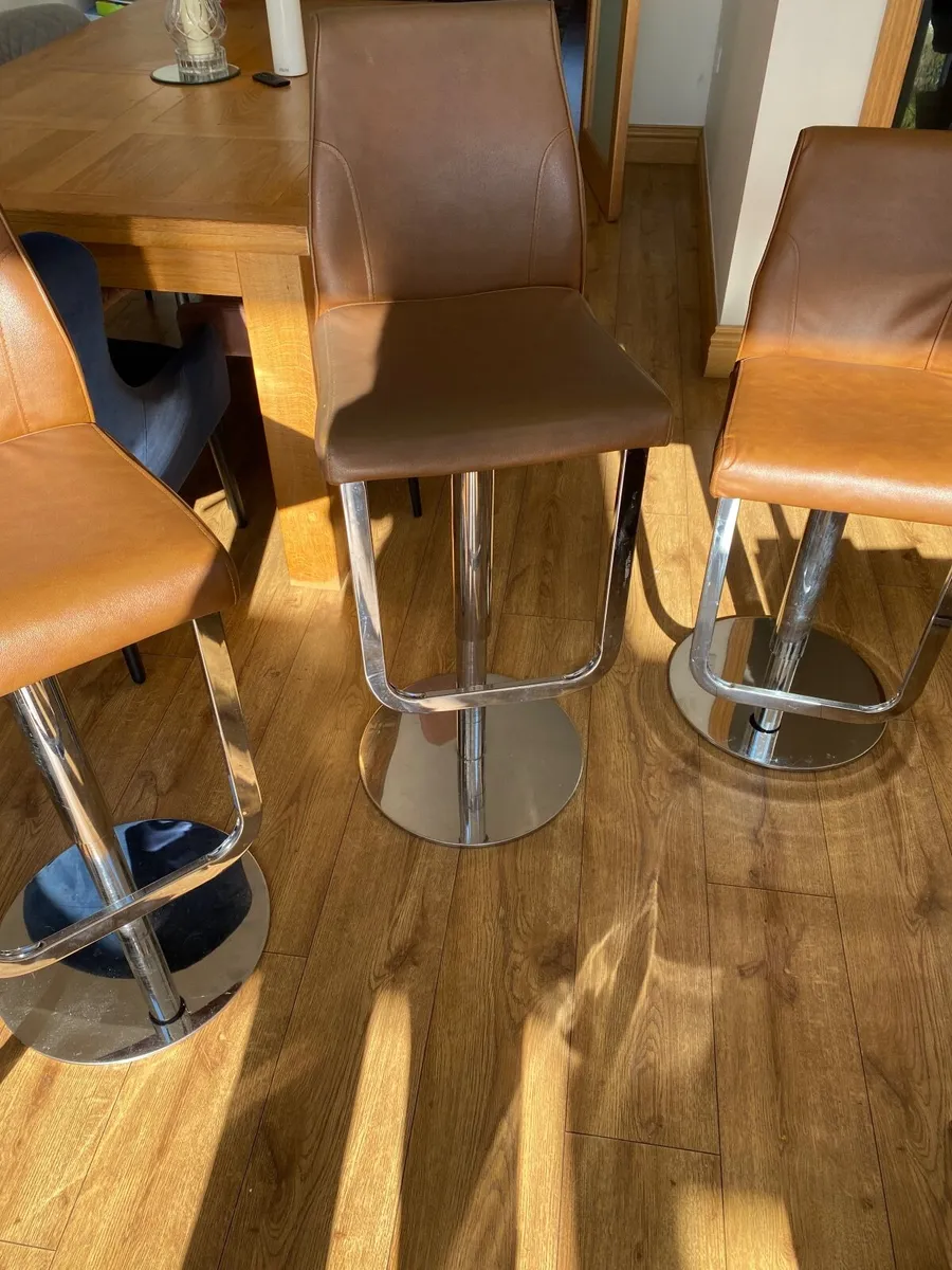 Kitchen stools - Image 1