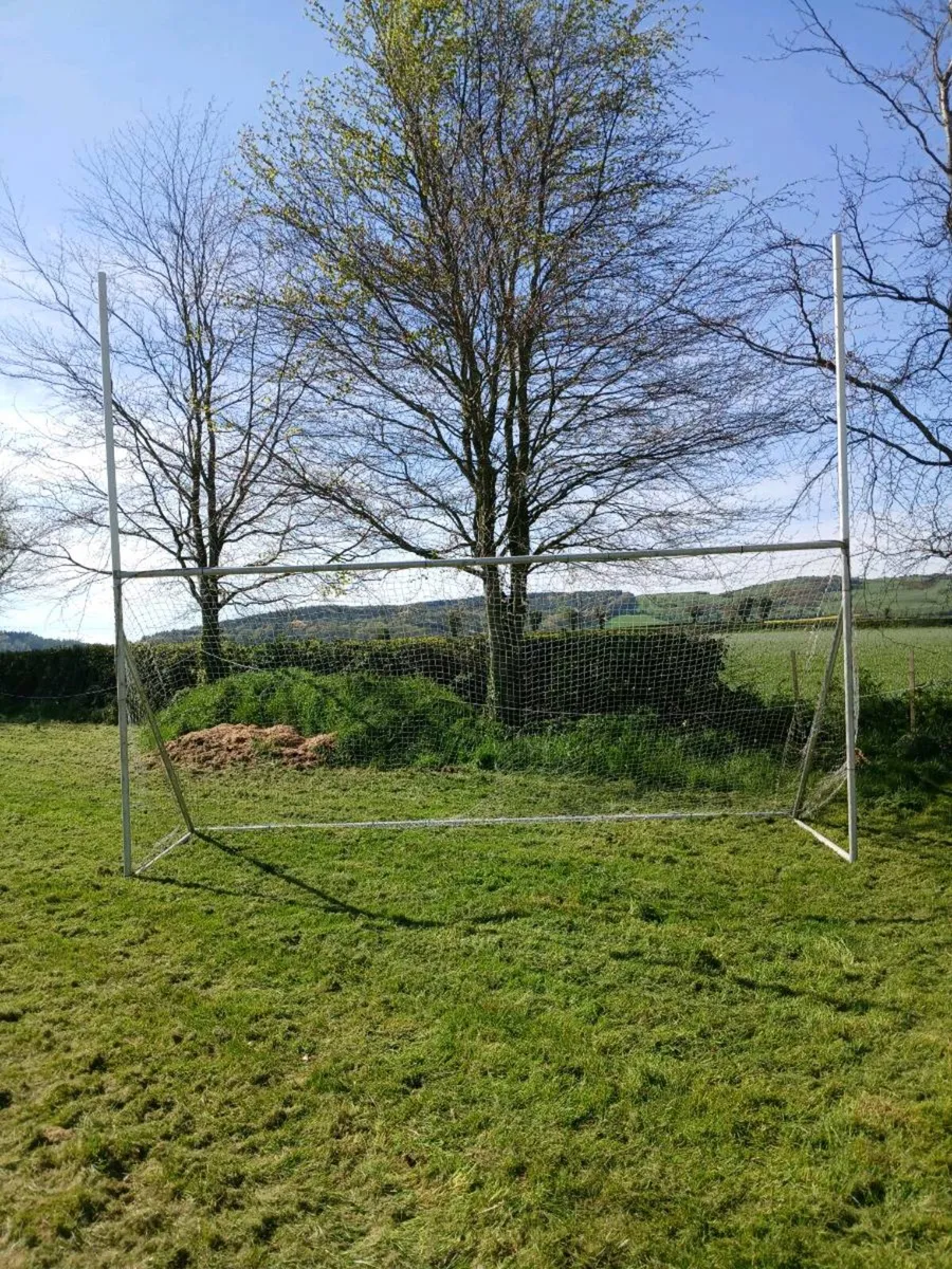 Goal posts - Image 1