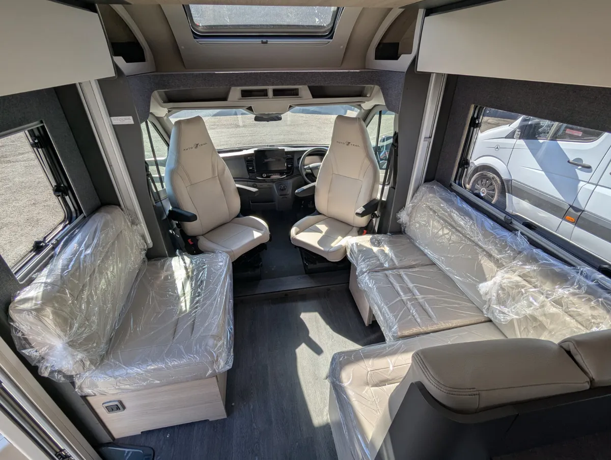 Luxury 4 Berth with Twin Single Beds - Image 2