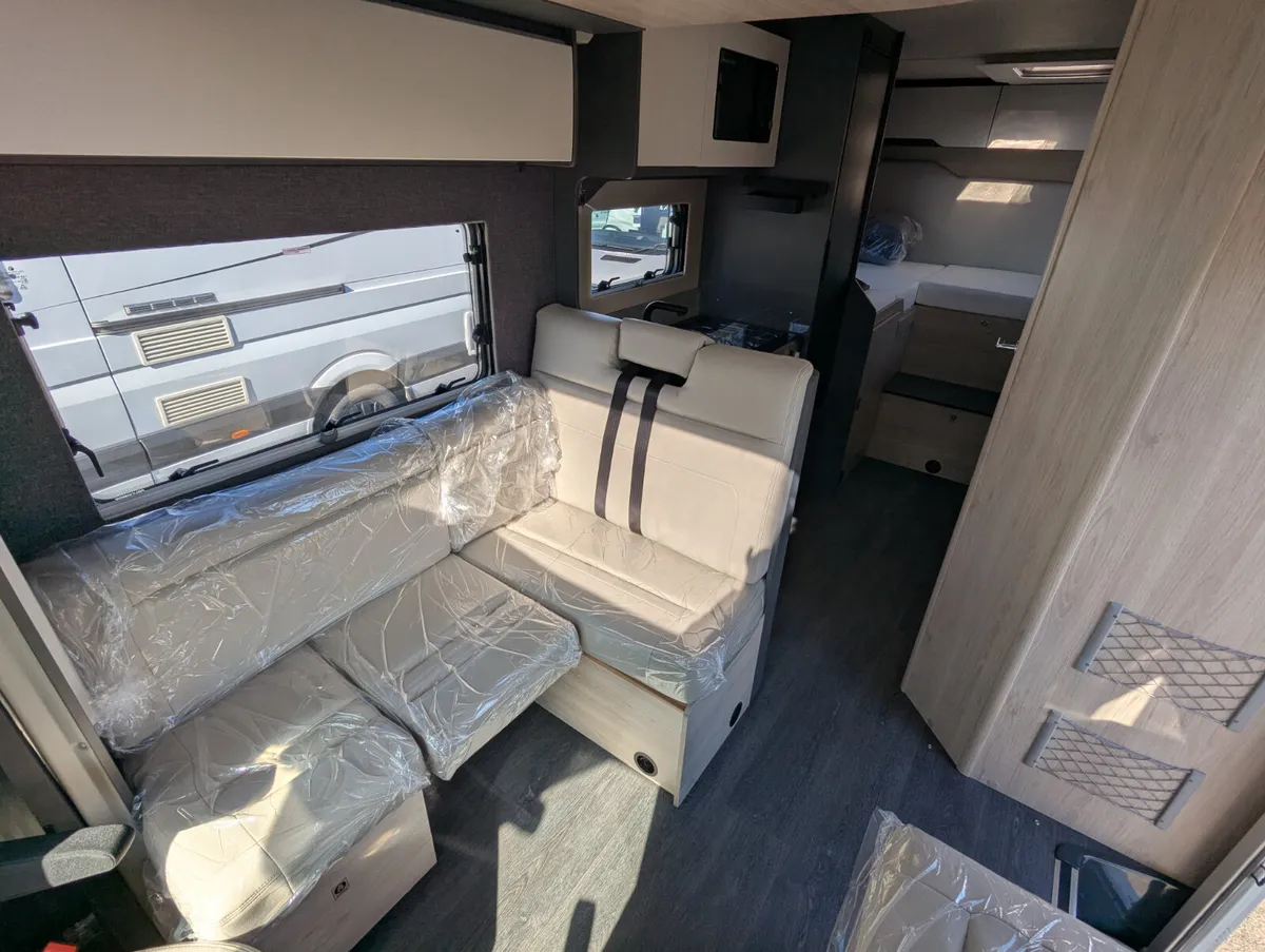Luxury 4 Berth with Twin Single Beds - Image 3