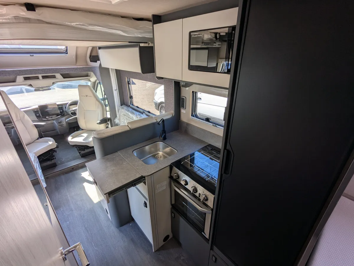 Luxury 4 Berth with Twin Single Beds - Image 4