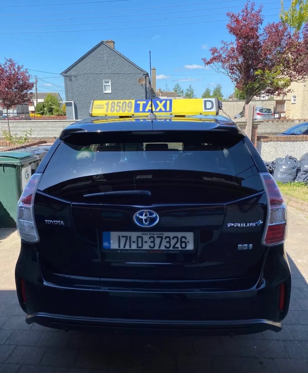 Taxi for Rent (6 Seater) - Image 4