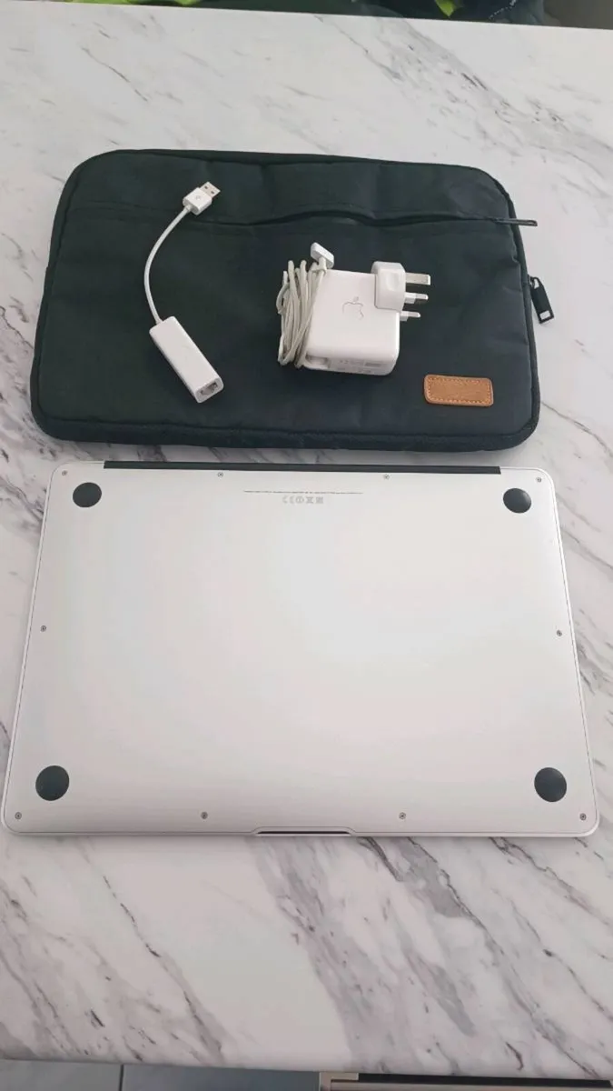 13inch Macbook Air - Image 3