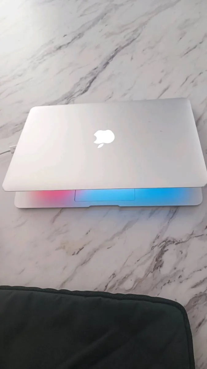 13inch Macbook Air - Image 1