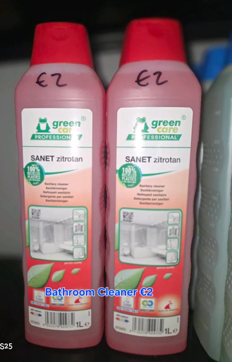 Cleaning supplies - Image 1