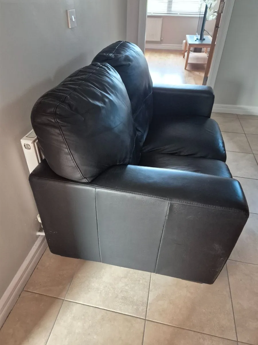 2-Seater Couch - Image 2