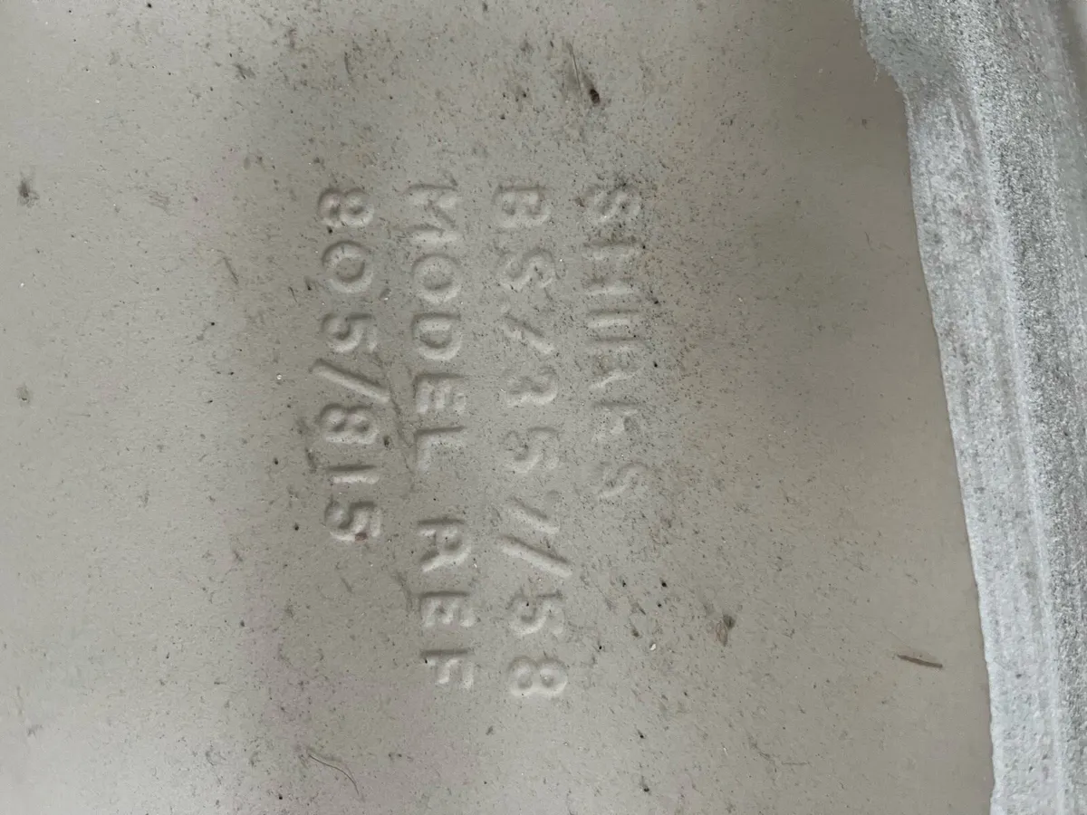 Free to takeaway Cistern Lid - Image 3