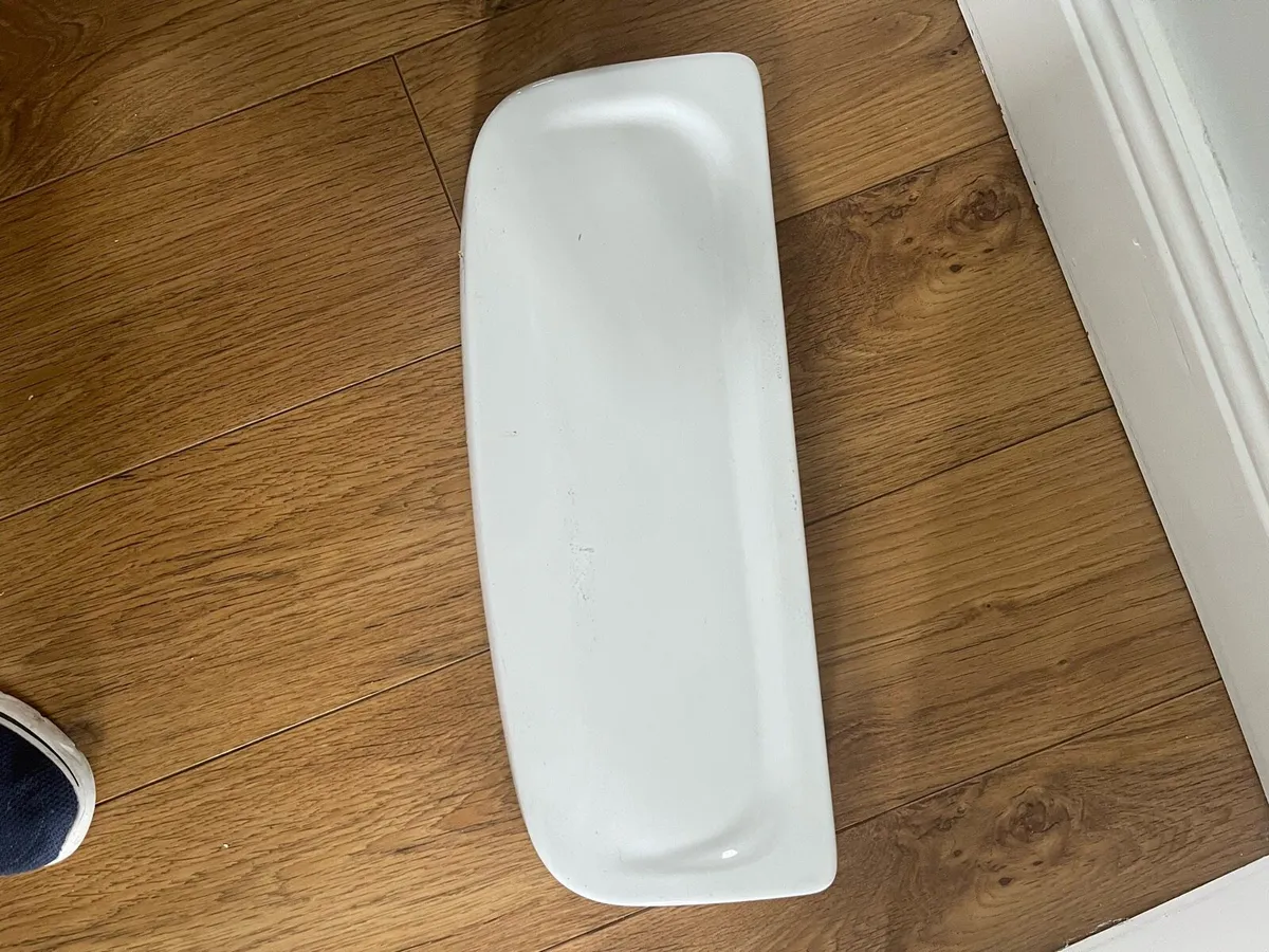 Free to takeaway Cistern Lid - Image 1