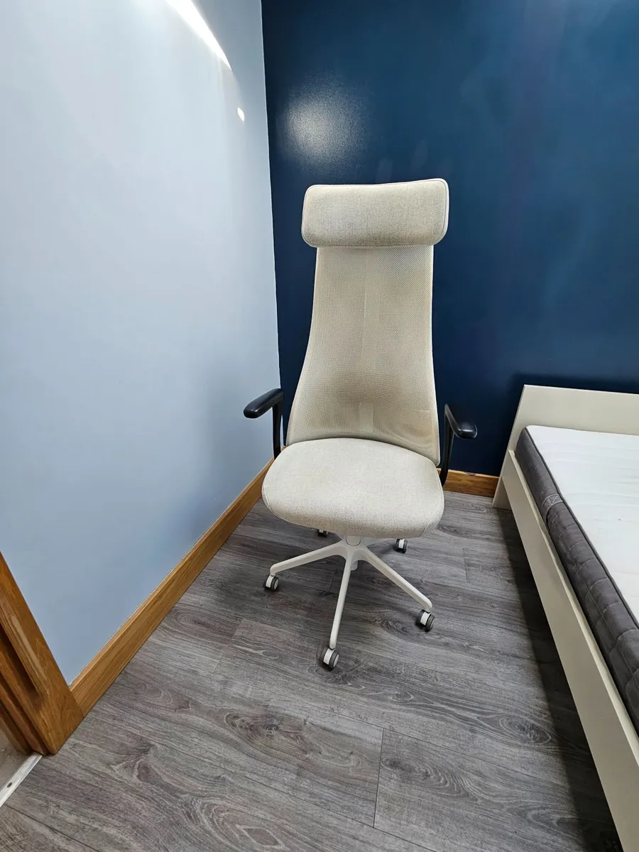 Office chair - Image 2