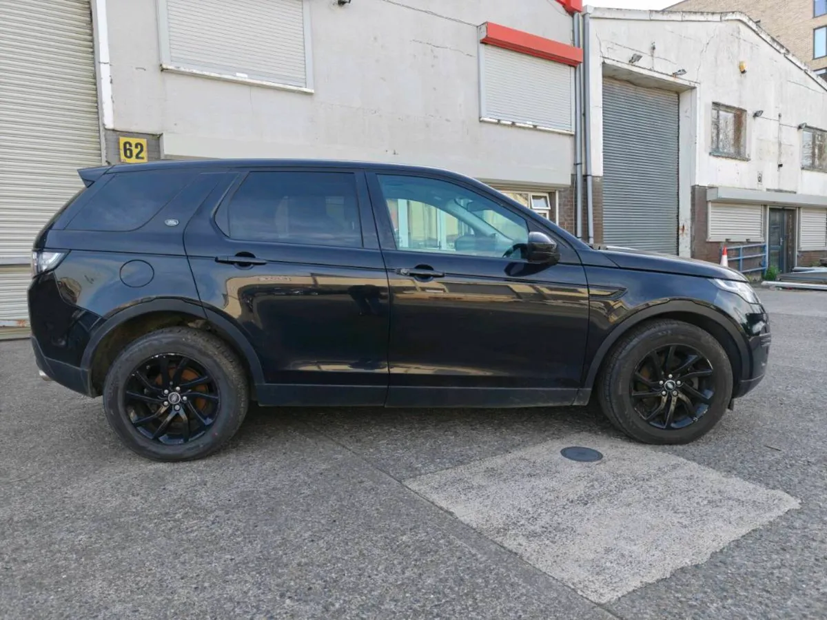 2018 Land Rover Discovery Sport - Image 3