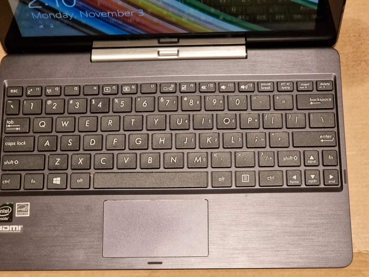 ASUS Laptop Tablet CN9935, Windows 8, 2GB Ram 64GB - Image 3