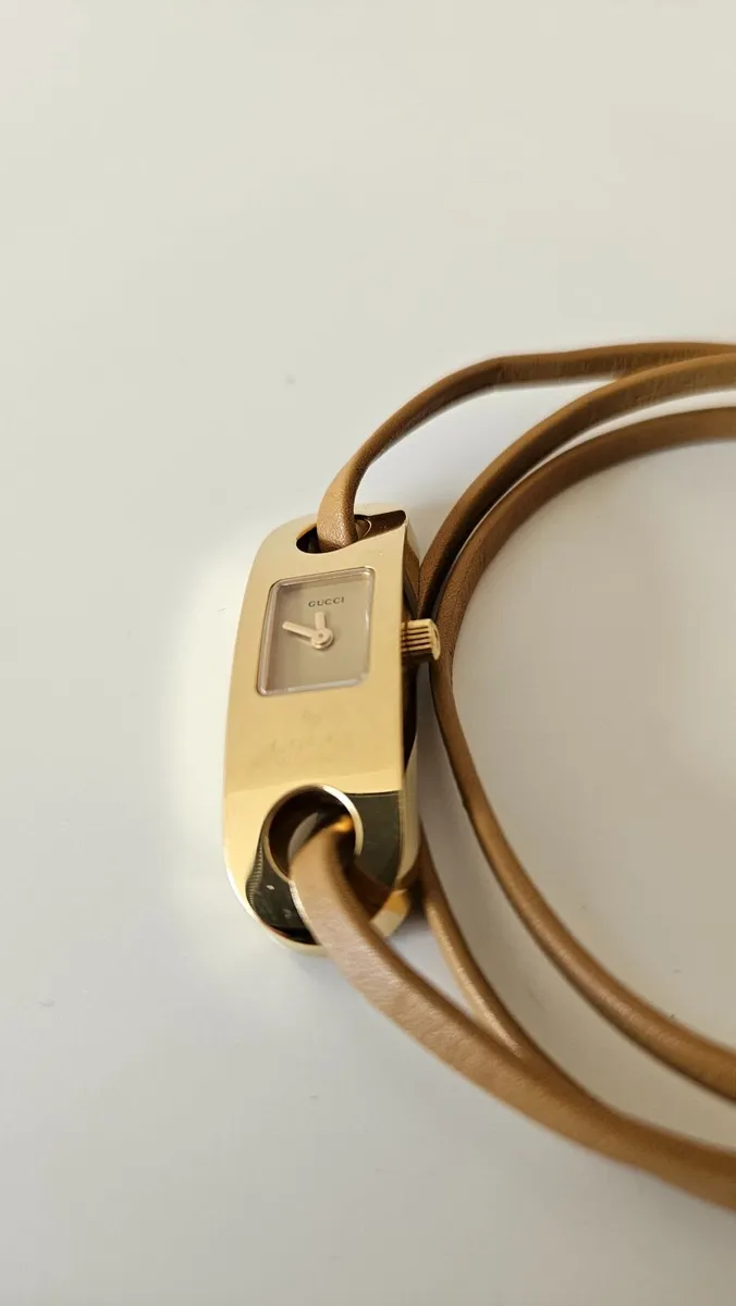 GUCCI  TIMEPIECE 6100L WATCH - Image 1