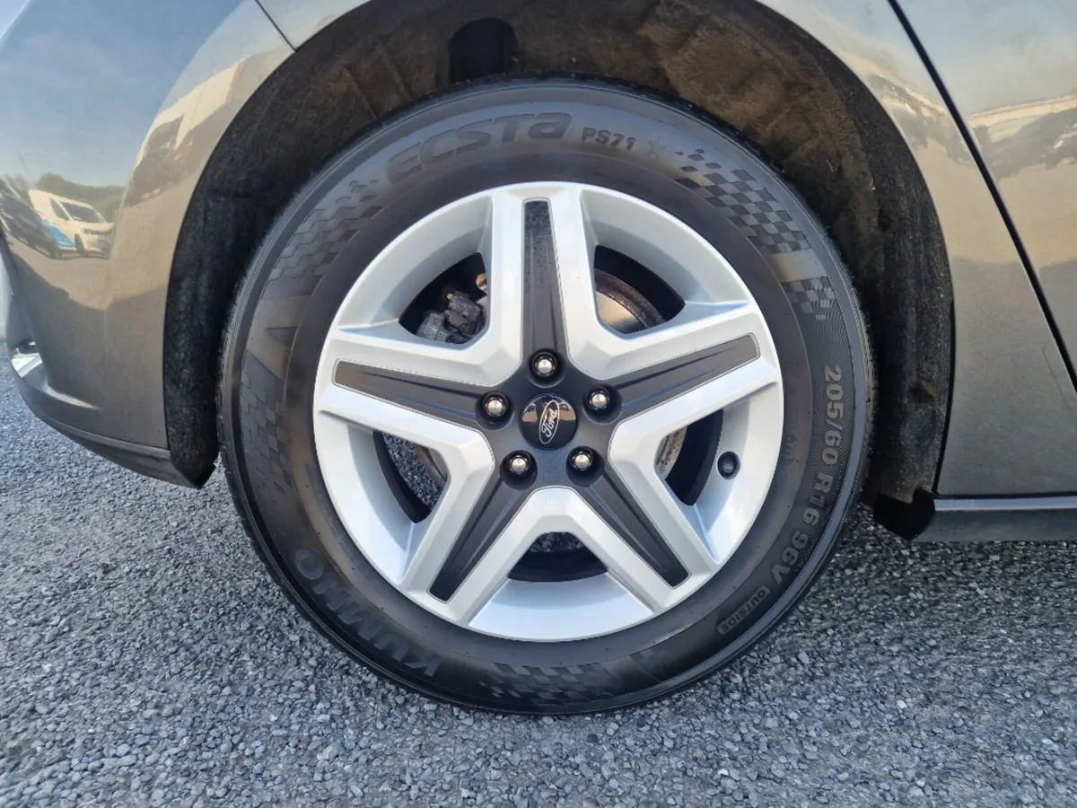 Ford Focus Connected VAN 1.5TD AUTO - Image 4