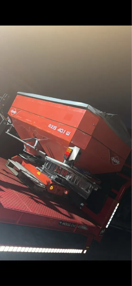 Kuhn Axis 40 W Sower - Image 2
