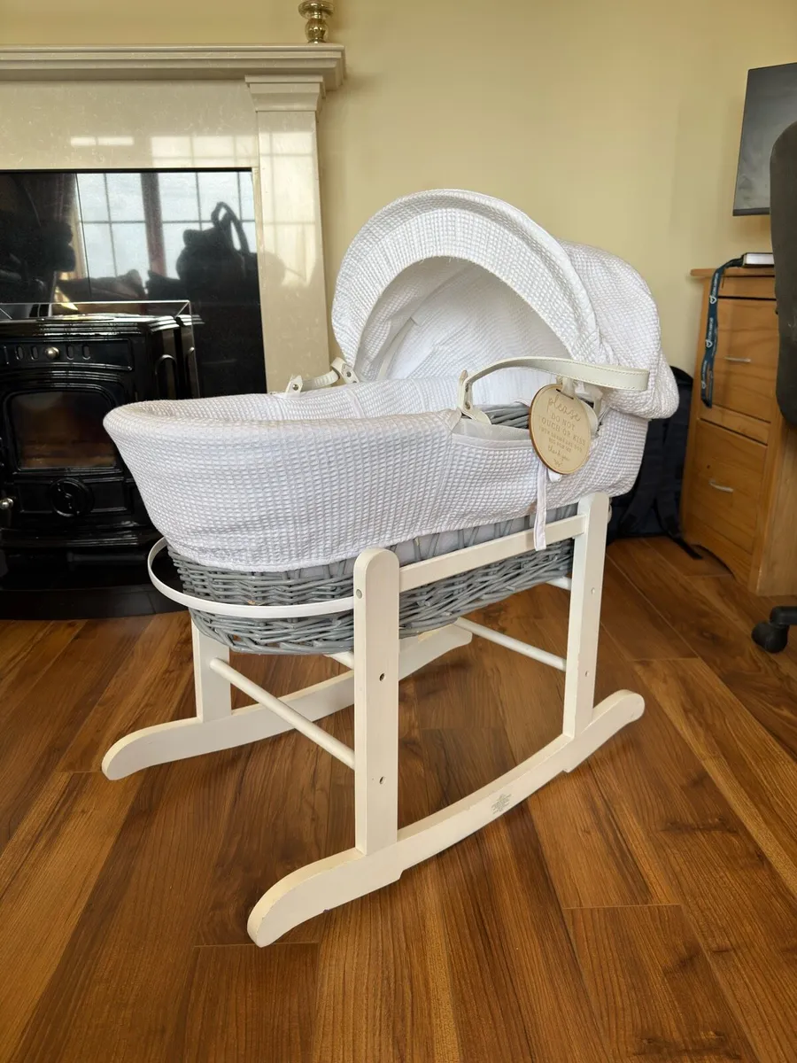Grey wicker Moses basket - Image 1
